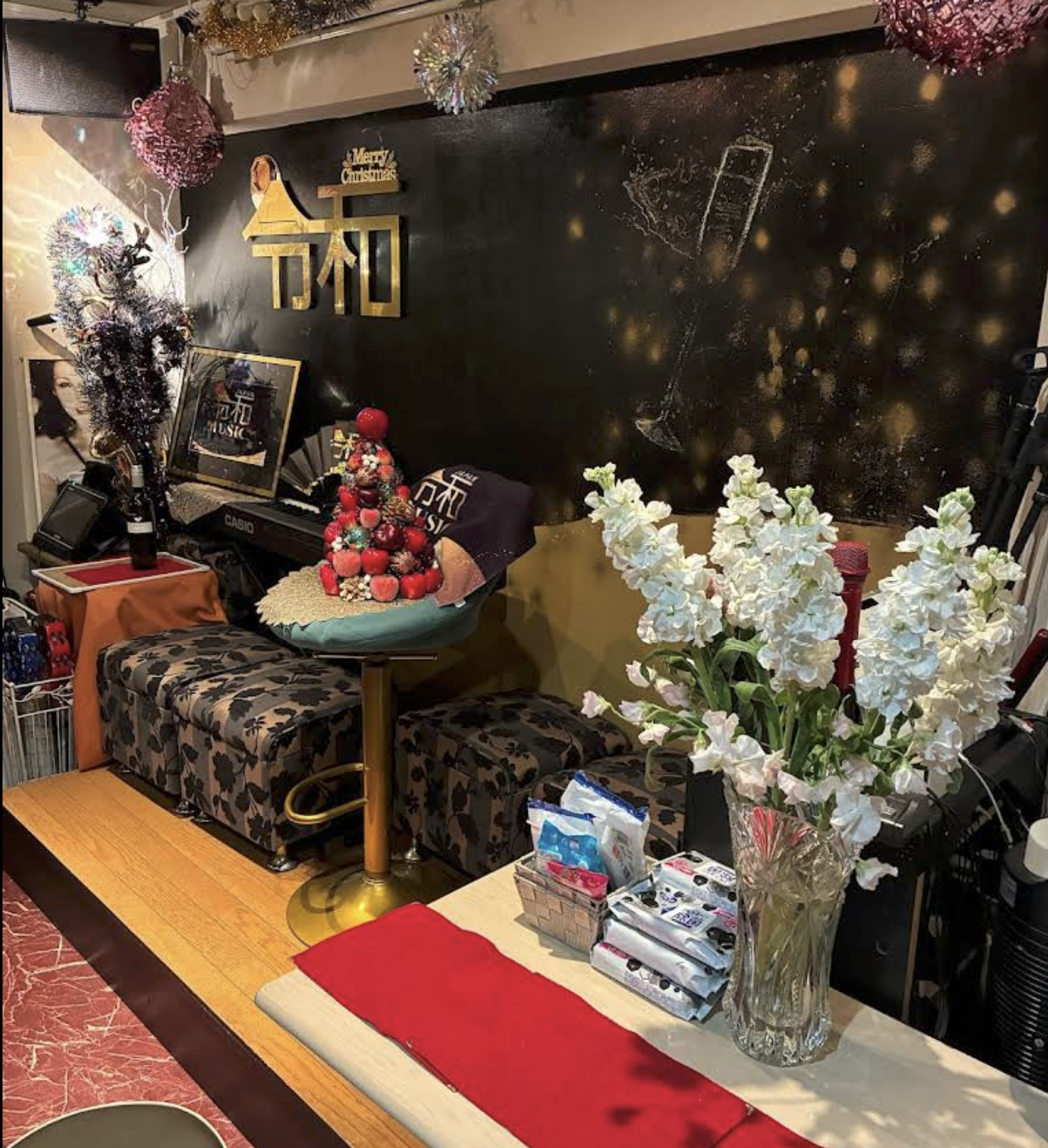 スナック令和MUSIC 店内写真